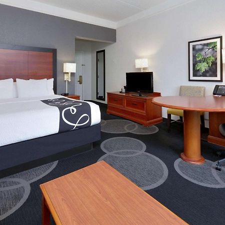 La Quinta By Wyndham Dallas North Central Экстерьер фото